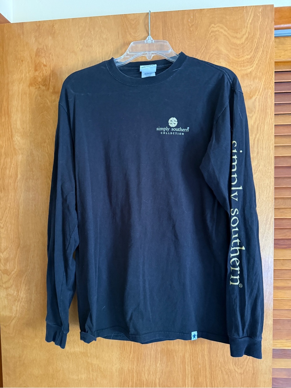 Simply Southern Pineapple Long Sleeve Shirt Size Medium